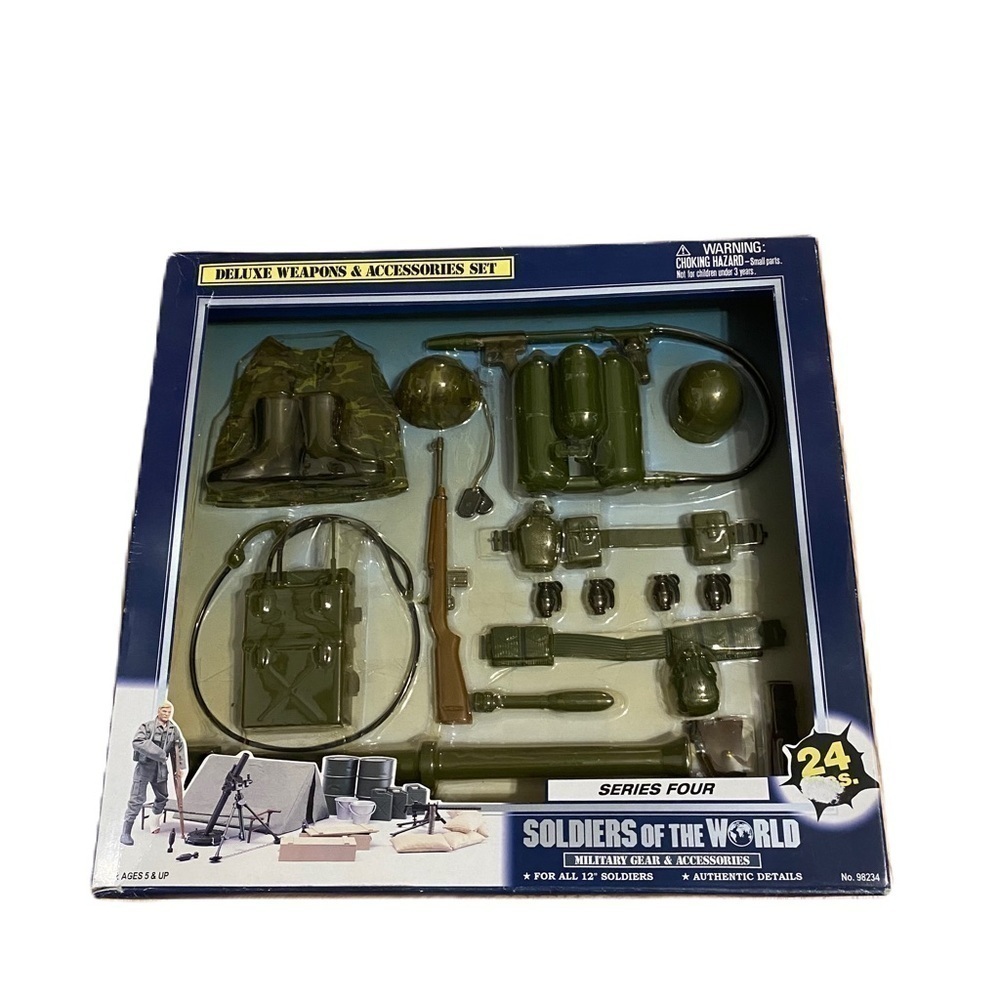 Vintage Soldiers of the World Series Four Deluxe Weapons & Accessories Set NEW